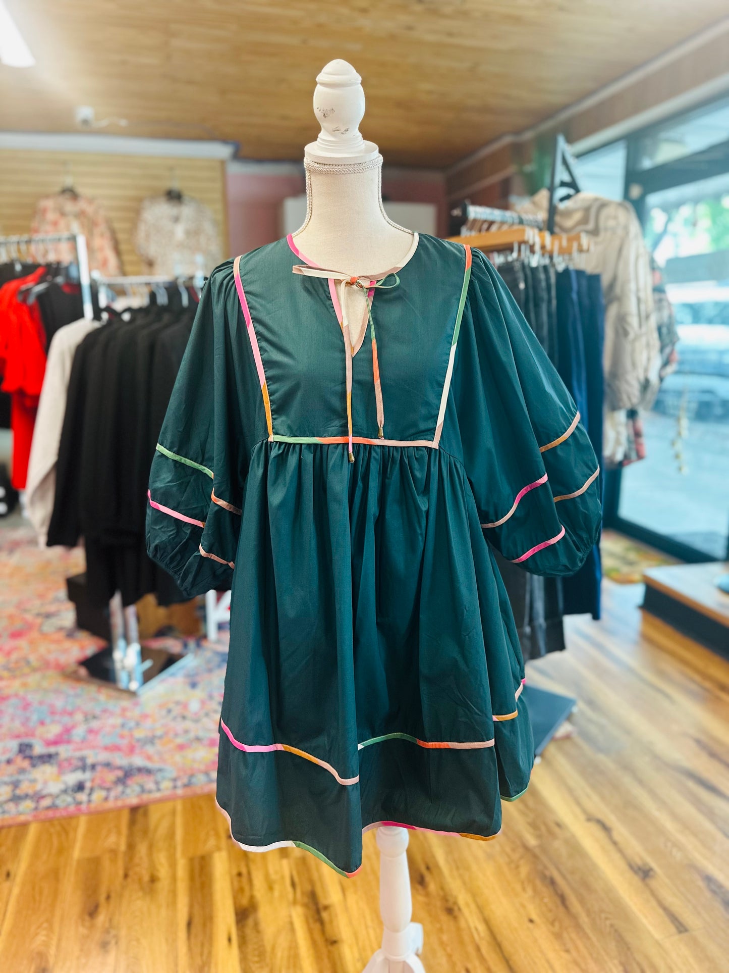Pine color piping dress