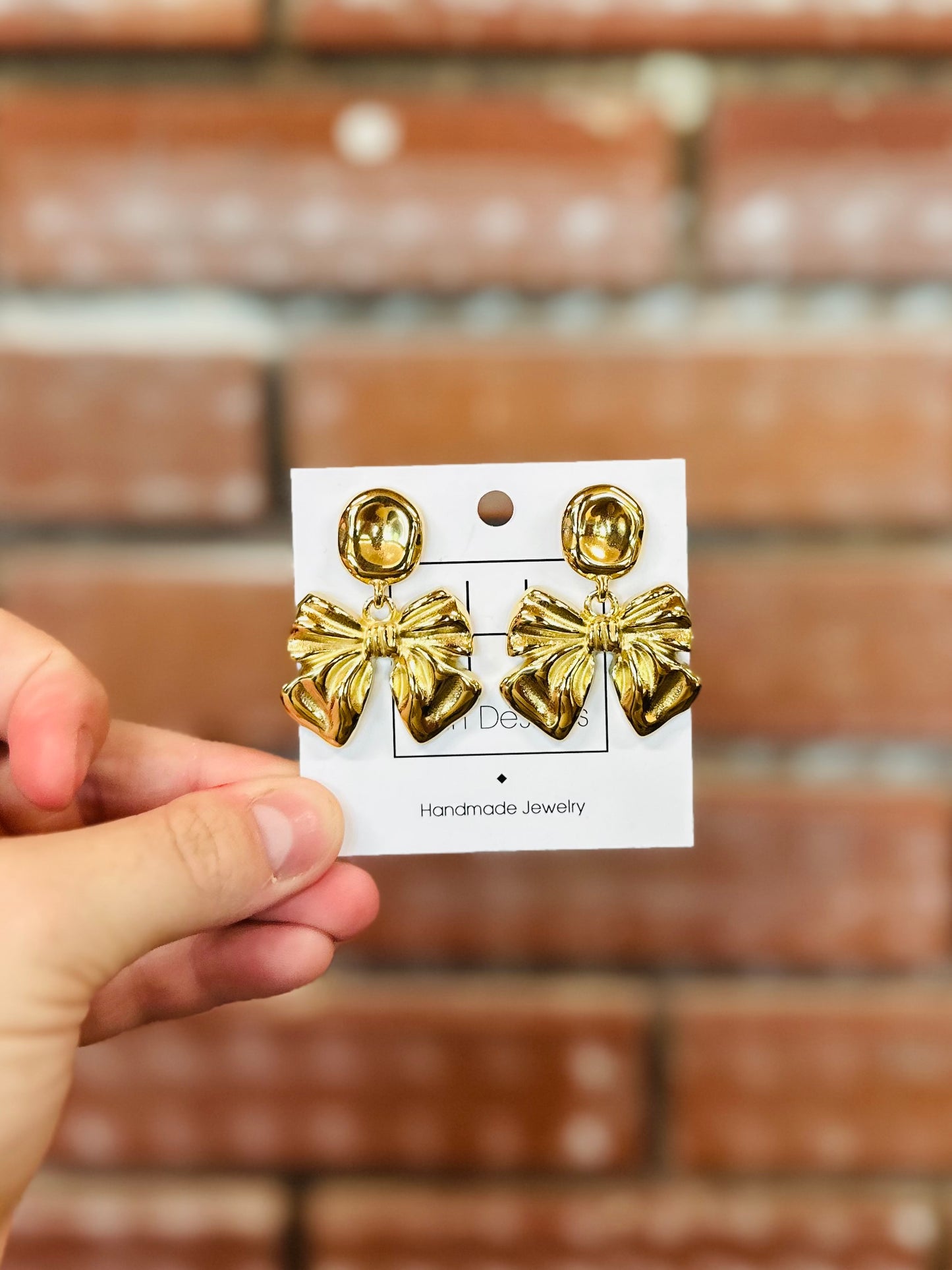 Gold Bow Hart Design Earrings