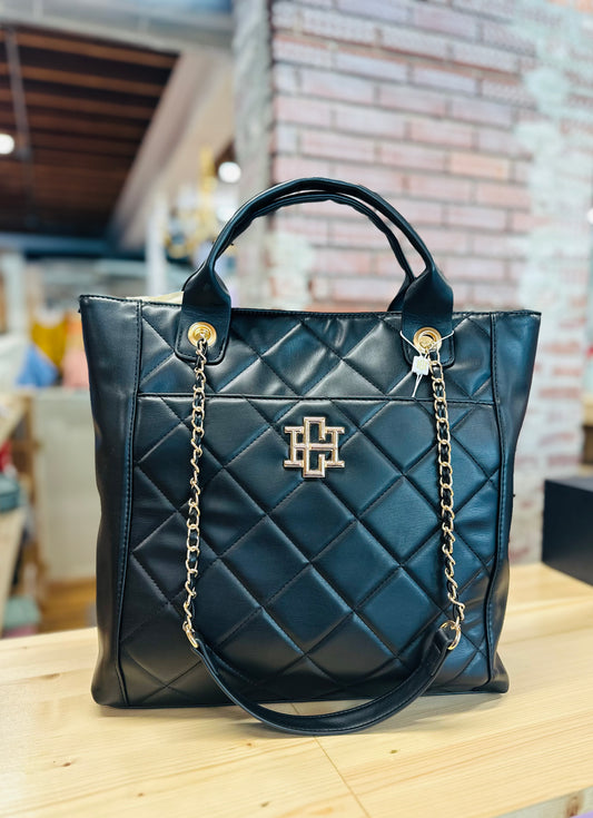 Kinzley Quilted Pocketbook